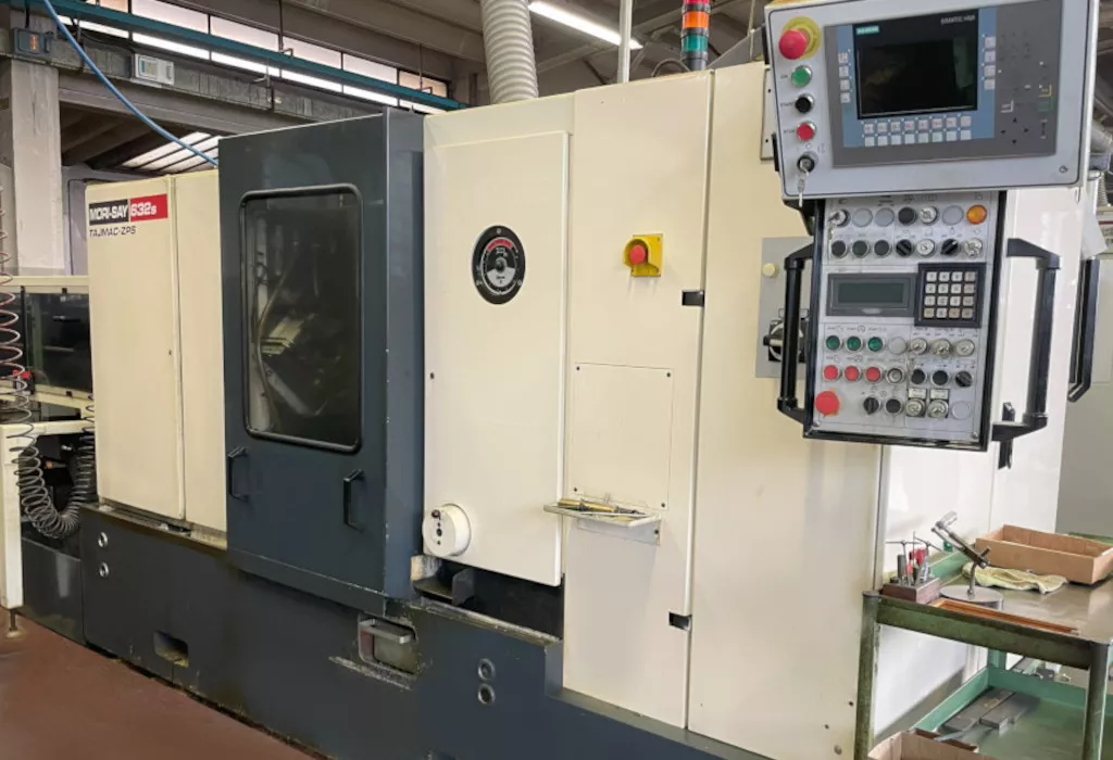 Suchen Sie gebrauchte Mehrspindeldrehmaschinen? Finden Sie Mori Say 6-32, die perfekte gebrauchte Axis-Drehmaschine.